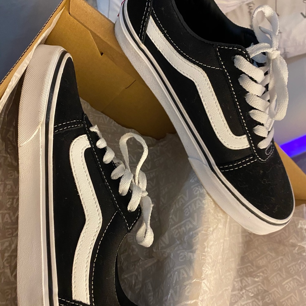 Classic Vans - image 2